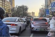 山西太原各中小学门口交通拥堵不堪，安全隐患不容忽视-中石化加油卡网上营业厅官网